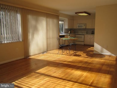 5407 Southport Ln, Fairfax, VA 22032 - photo 2