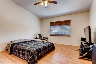 3735 W Oregon Ave Phoenix AZ-large-006-6