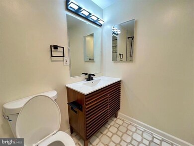Hyde Park Condominium unit 912, Arlington, VA 22203 - photo 6