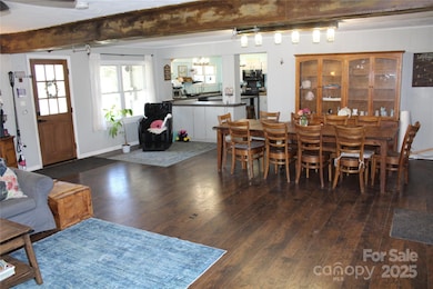 107 N Matthews St, Morganton, NC 28655 - photo 5