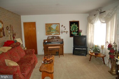 1569 Putnam Dr, Lancaster, PA 17602 - photo 4