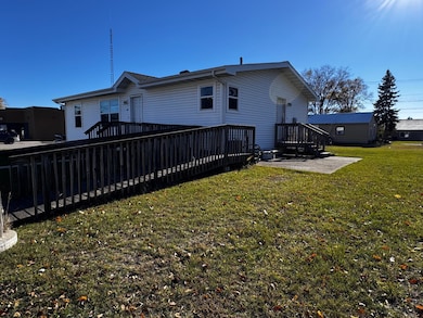 Large ramp to entrance