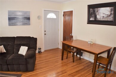 822 W College Ave, Woodville, OH 43469 - photo 3