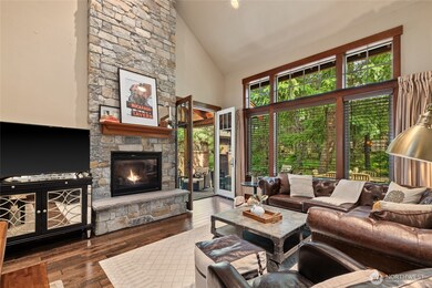 Such a cozy great room!