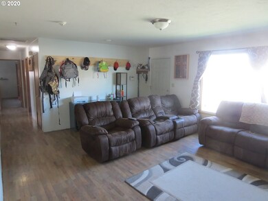 3140 SW Hailey Ave, Pendleton, OR 97801 - photo 3