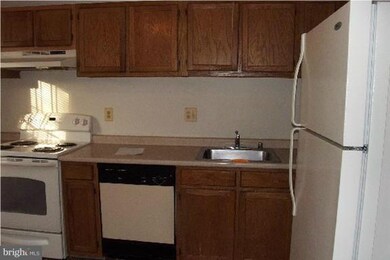 7940 Suiter Way, Hyattsville, MD 20785 - photo 3