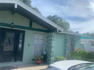 8615 Wood Ridge Rd, Tampa, FL 33619 - photo 3