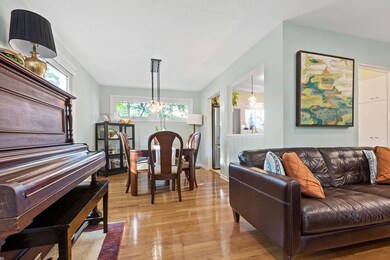 334 E Huntington Ln, Elmhurst, IL 60126 - photo 4