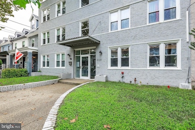 608 Jefferson St NW unit 302, Washington, DC 20011 - photo 2