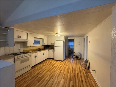 402 Highland Rd, Tiverton, RI 02878 - photo 5