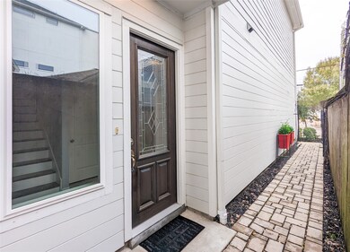 1739 Indiana St, Houston, TX 77006 - photo 3