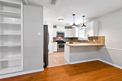 1921 Fulton St, Alvin, TX 77511 - photo 7