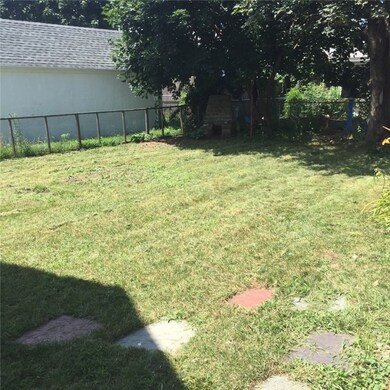 75 Edgemere Rd, Pawtucket, RI 02861 - photo 6