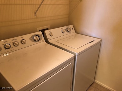 Laundry room with independent washer and dryer, li