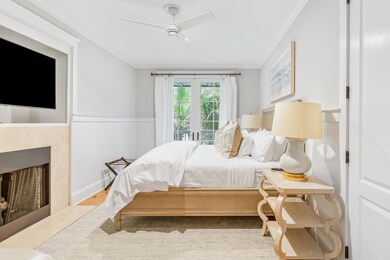 paradise-palms-bedroom-tv