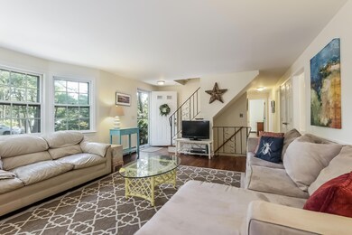 006-photo-living-room-6363750