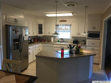 103 Sherwood Dr, Rainbow City, AL 35906 - photo 4