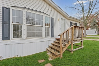 2463 Steele Ct, Decatur, IL 62526 - photo 4