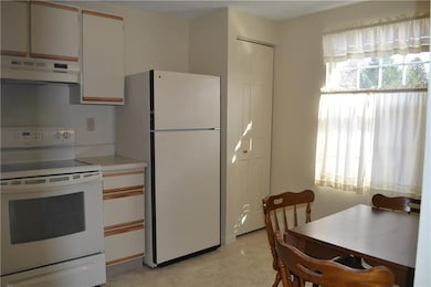 Nice size eat-in kitchen, equipped with updated ap