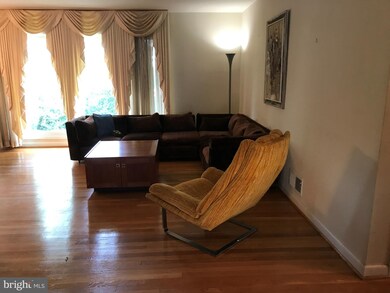 928 Ray Rd, Hyattsville, MD 20783 - photo 3