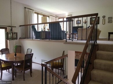 20190517_095835_001.jpg entry way.jpg