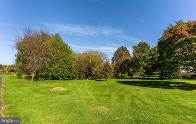 61 Paddock Cir, Spring City, PA 19475 - photo 5