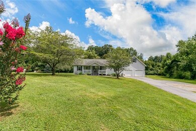 104 Foxioci Cir unit 9B, Candler, NC 28715 - photo 2