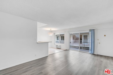 739 N Croft Ave unit 203, Los Angeles, CA 90069 - photo 3