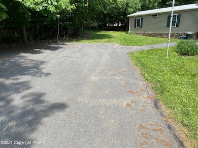 1105 Bluegrass Ln, Effort, PA 18330 - photo 2