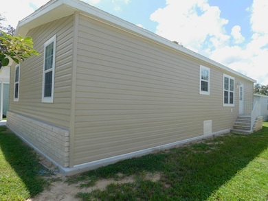 38108 Vinson Ave, Zephyrhills, FL 33542 - photo 3