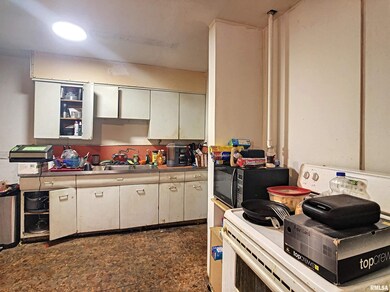 727 N Perry St, Davenport, IA 52803 - photo 3