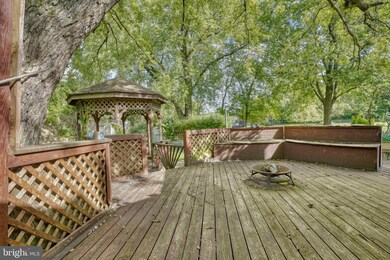 8721 Eddington Rd, Parkville, MD 21234 - photo 3