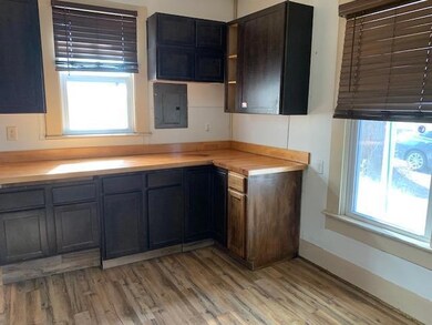 1221 N 20th St, Parsons, KS 67357 - photo 4