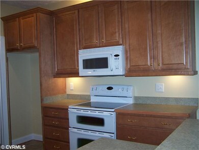 Exterior Front - View of appliances