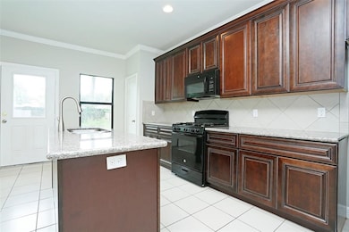 990 Grenshaw St unit B, Houston, TX 77088 - photo 5