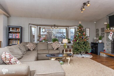 Living Room_5745-SMALL