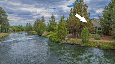 79-web-or-mls-20868 Tamar Lane-78 with a