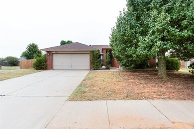 1220 Eastview Cir, Yukon, OK 73099 - photo 4