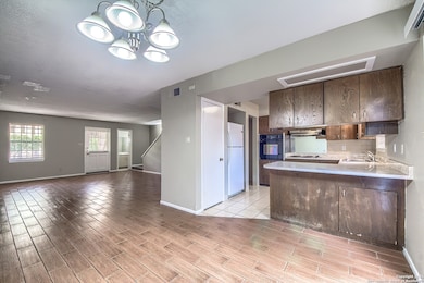 8715 Starcrest Dr unit 48, San Antonio, TX 78217 - photo 7