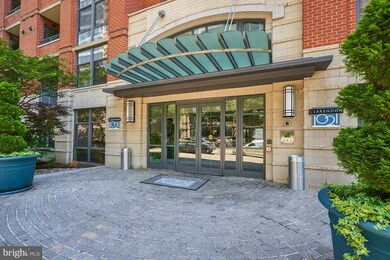 Clarendon 1021 unit 645, Arlington, VA 22201 - photo 2