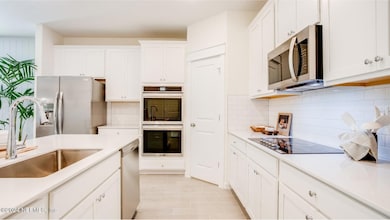 JAX_2257_Pic_SierraII_Kitchen_1of3_Base2