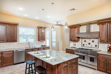 006 - Kitchen