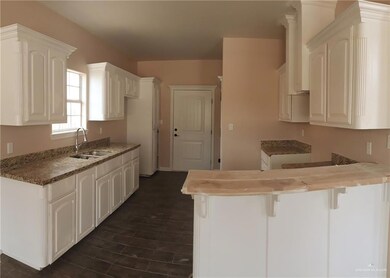 812 Sabrina Dr, Alamo, TX 78516 - photo 4