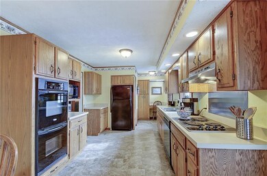 1041 W Stones Crossing Rd, Greenwood, IN 46143 - photo 4