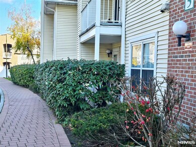 300 Crown Ct unit 531, Edgewater, NJ 07020 - photo 2