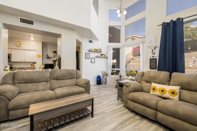 8)GREAT ROOM
