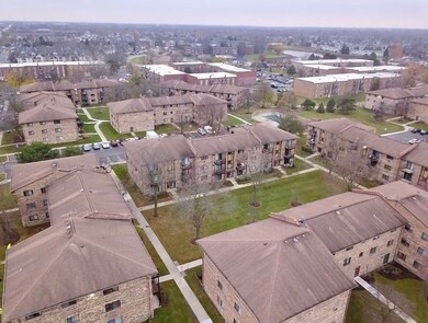 244 Klein Creek Ct unit 1A, Carol Stream, IL 60188 - photo 4