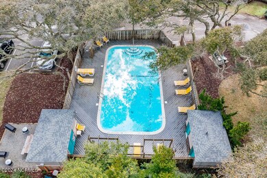 Breakers Pool