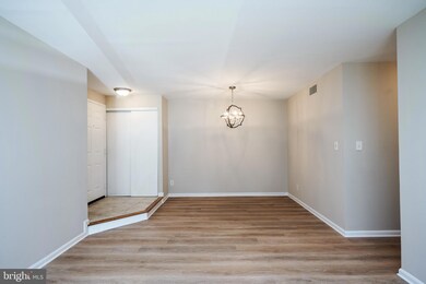 5908 Cove Landing Rd unit 204, Burke, VA 22015 - photo 4