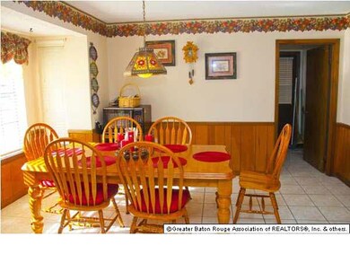 Next is the bright and open breakfast area!!!! A v